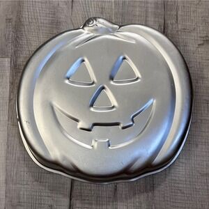 Vintage 1981 Wilton Jack O Lantern pumpkin cake pan